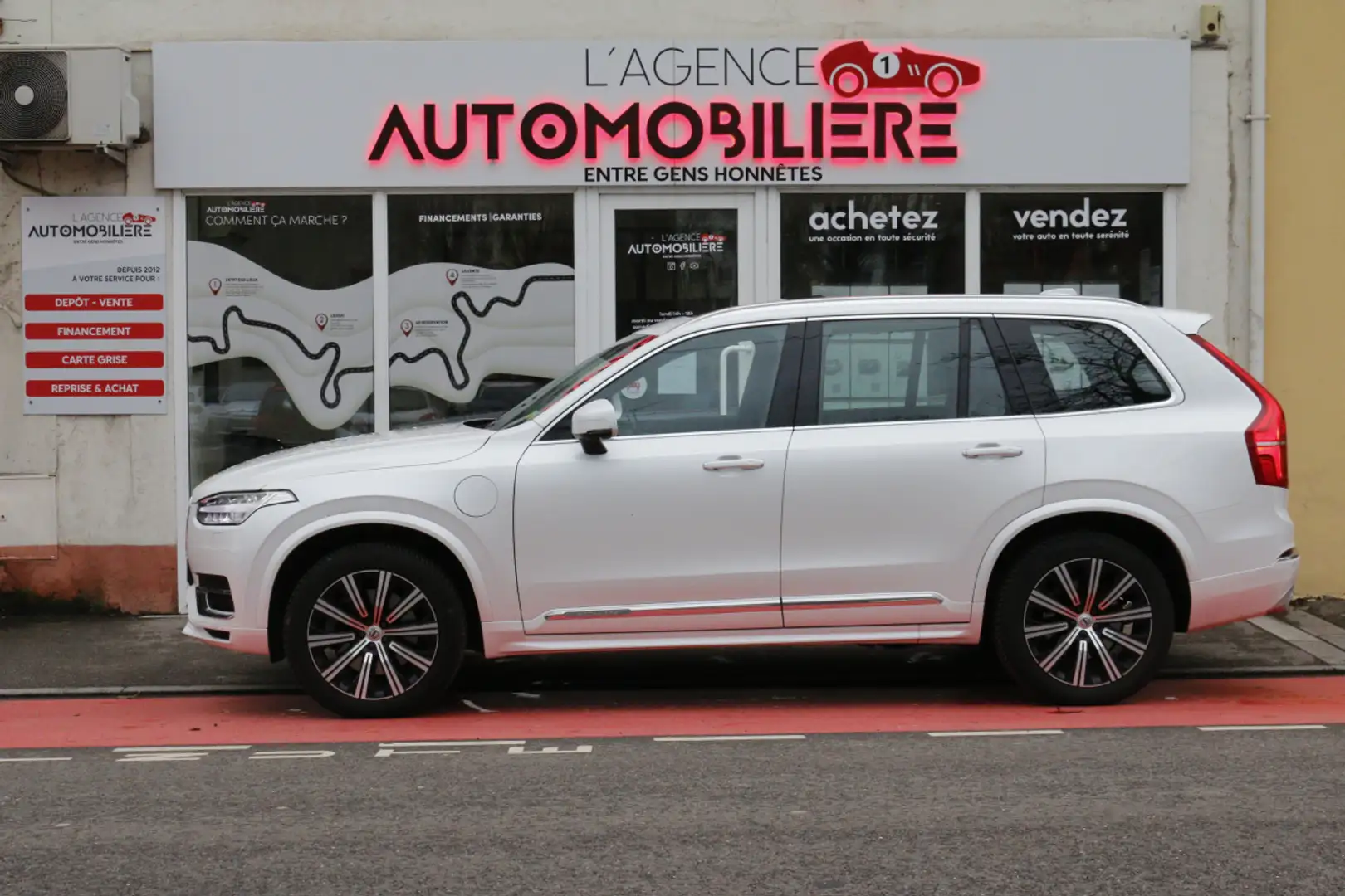 Volvo XC90 Ph.II T8 390 Hybrid Inscription Luxe AWD Geartroni Wit - 2