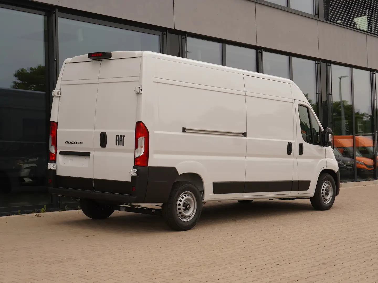 Fiat Ducato Maxi 35 L3H2 180 / 10-Zoll-Navigation Blanc - 2