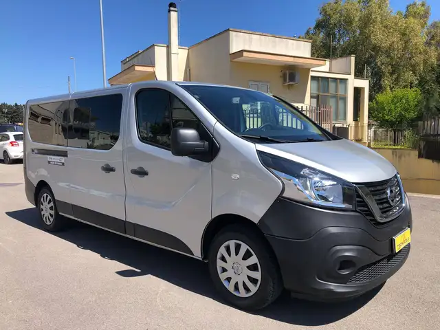 Nissan NV300