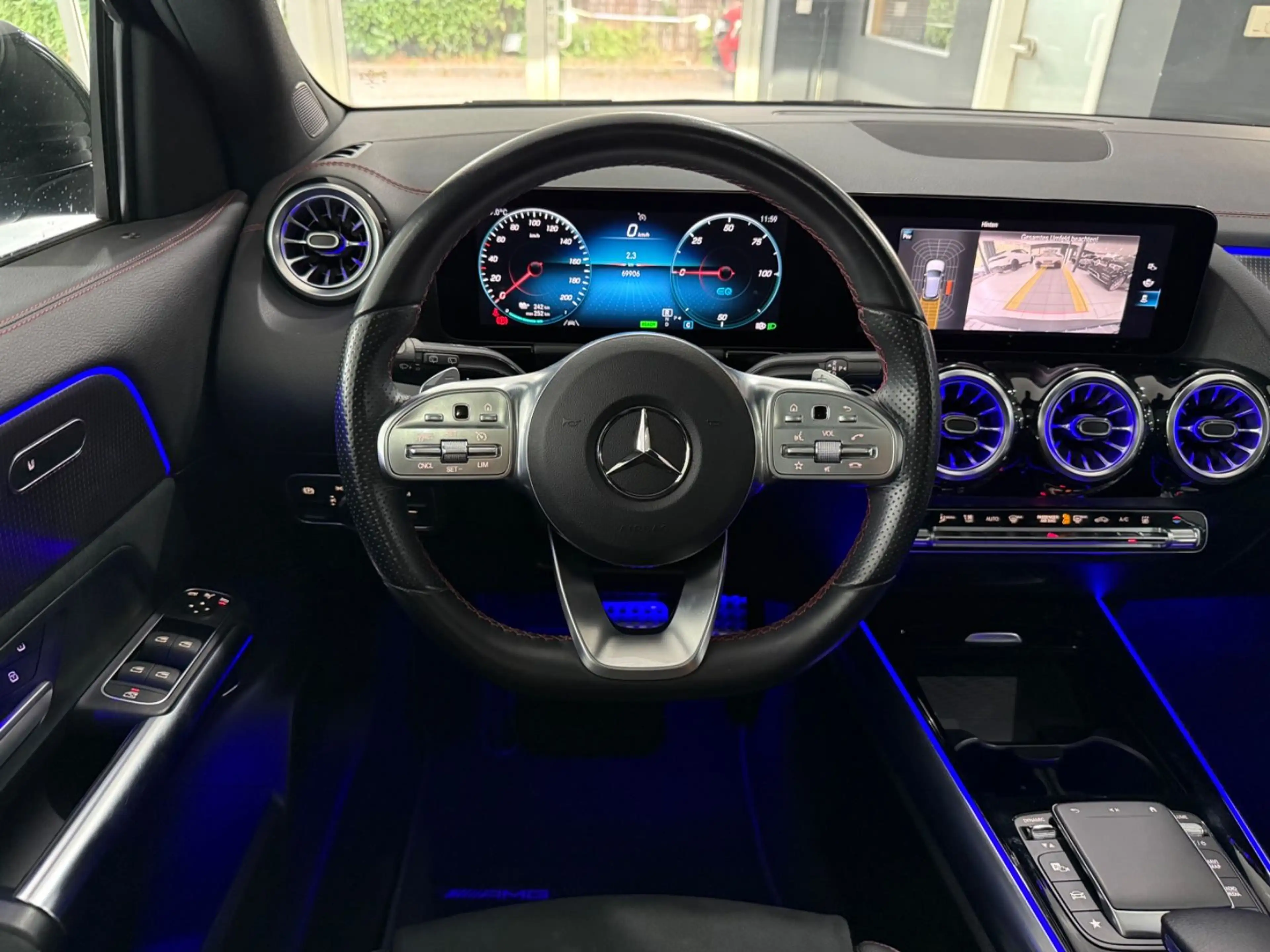 Mercedes-Benz EQA 250*AMG-LINE*PANO*KAMERA*CARPLAY*KEYLESS*LED — photo 6