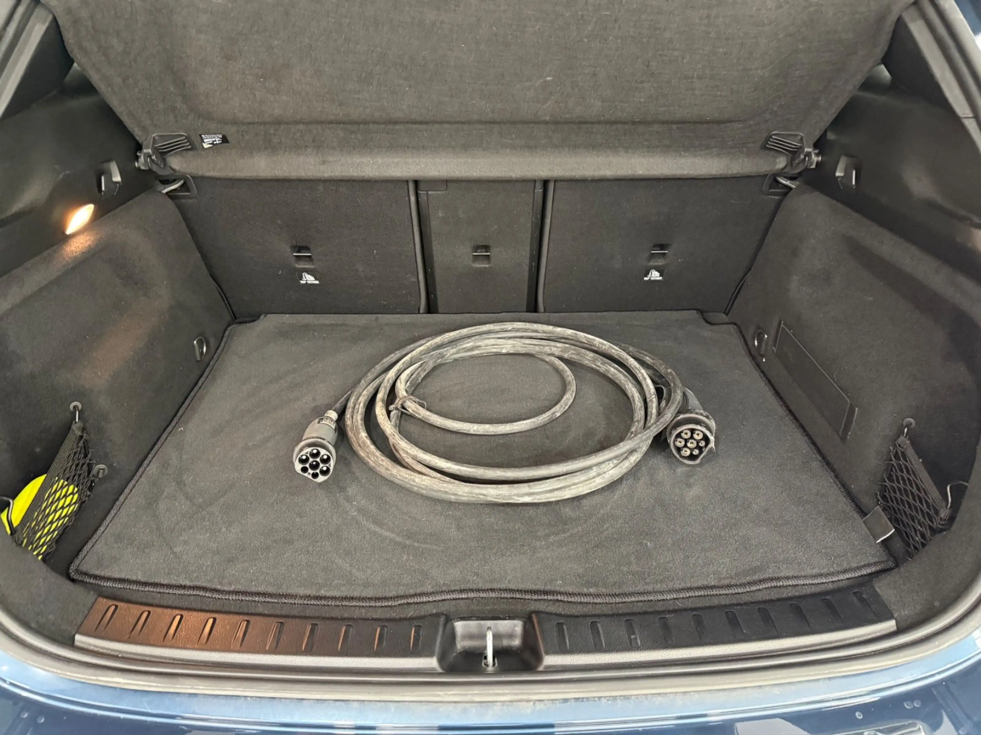 Mercedes-Benz EQA 250*AMG-LINE*PANO*KAMERA*CARPLAY*KEYLESS*LED — photo 15