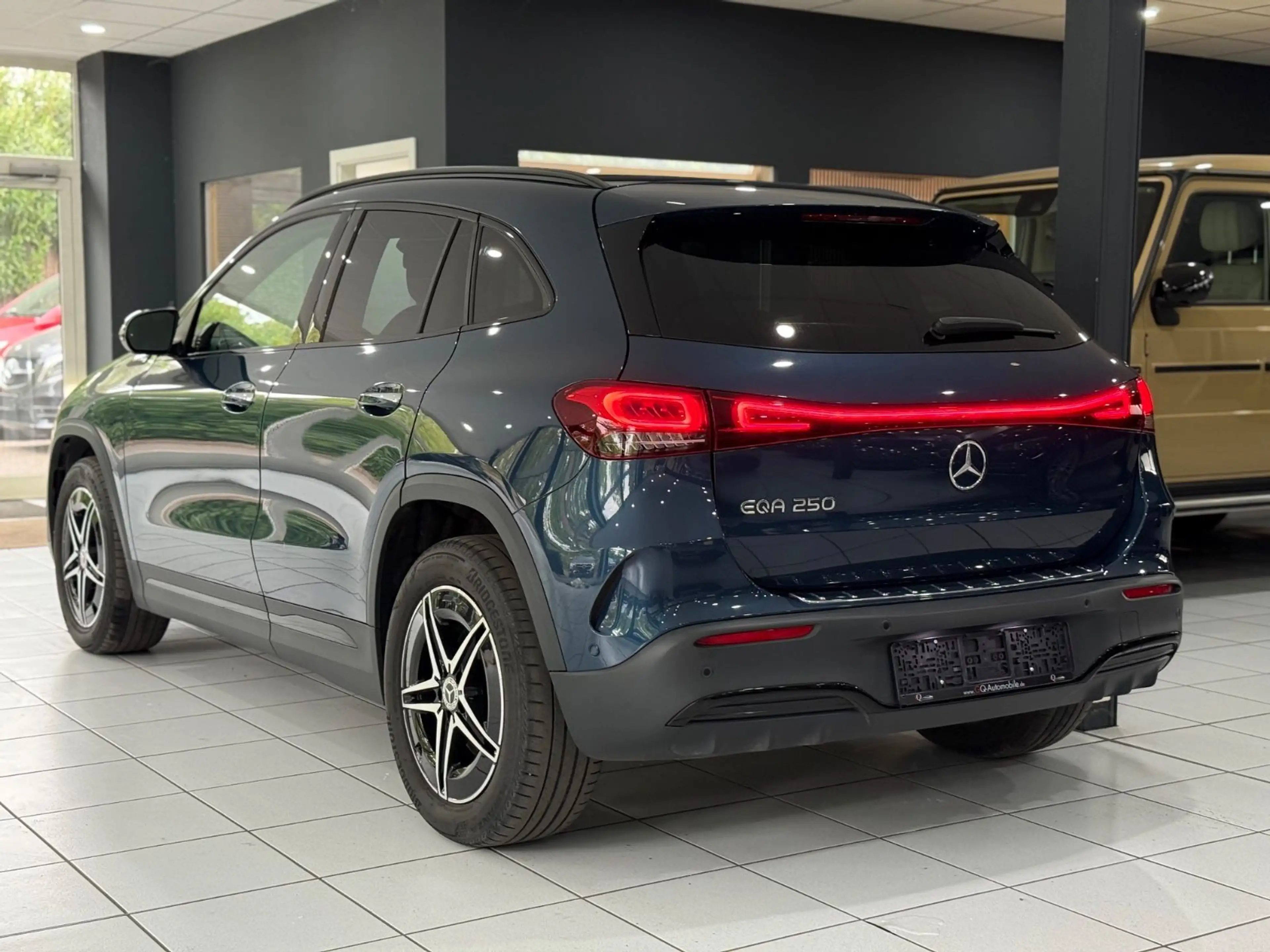 Mercedes-Benz EQA 250*AMG-LINE*PANO*KAMERA*CARPLAY*KEYLESS*LED — photo 3