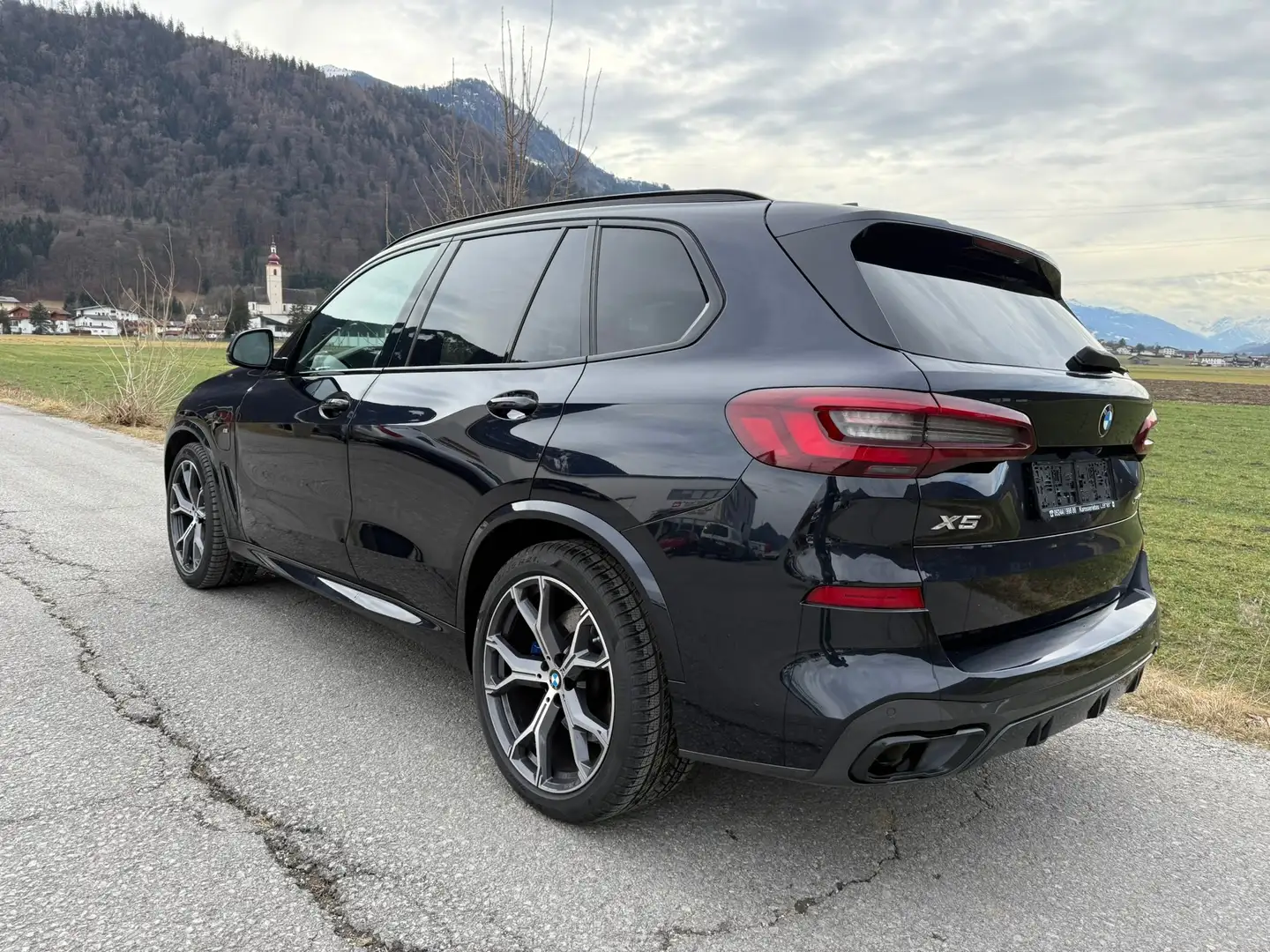 BMW X5 xDrive 45 e M Sport Schwarz - 2