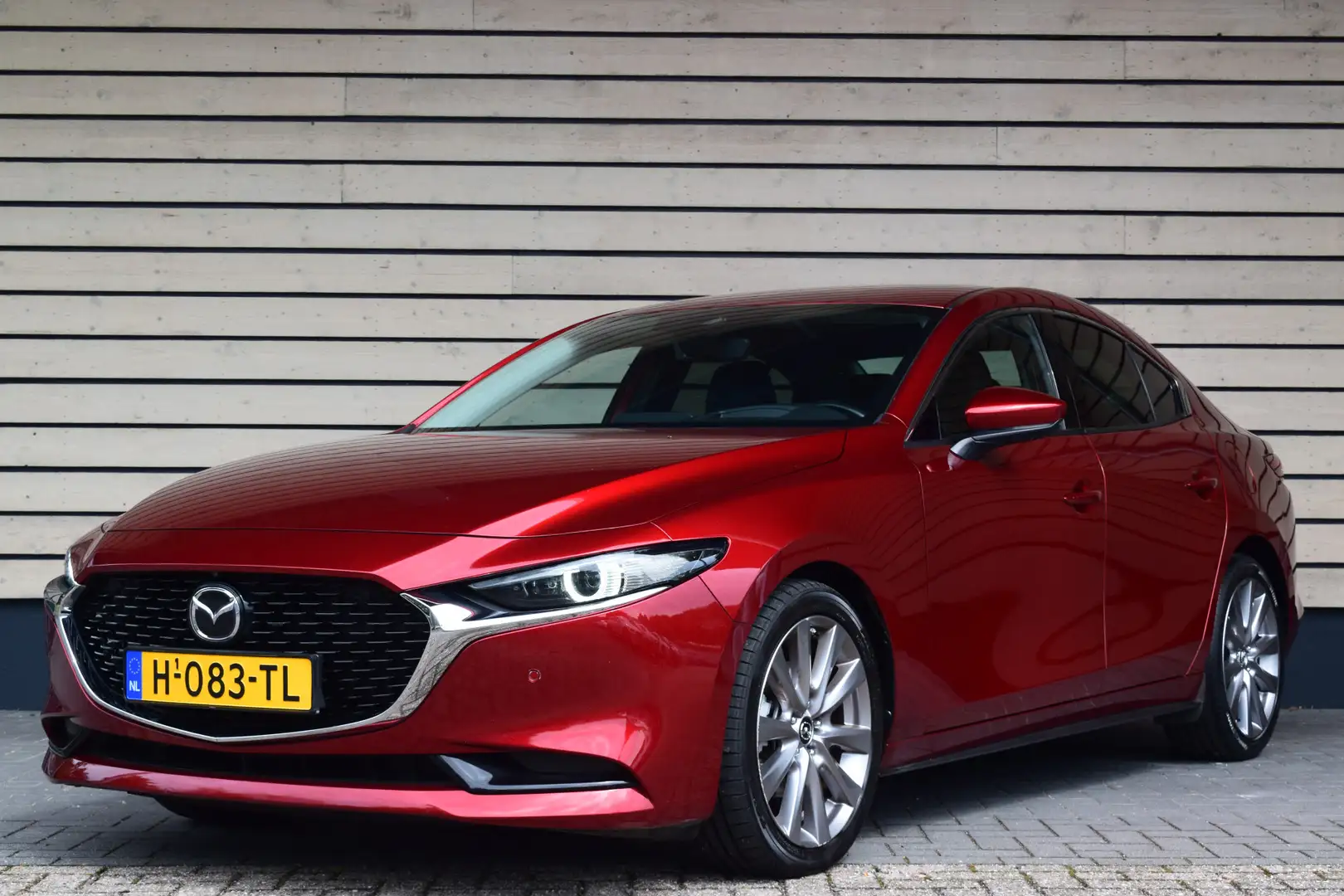 Mazda 3 2.0 SkyActiv-G 122 Luxury - Dealer onderhouden - A Rouge - 2