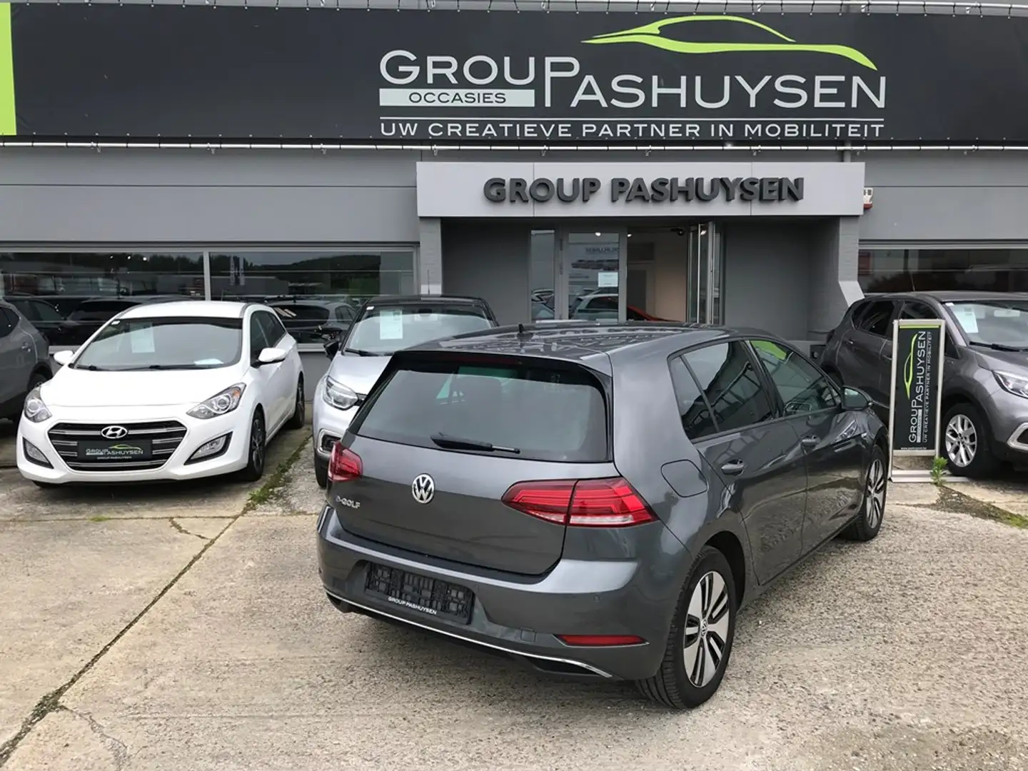 Volkswagen Golf Intens 100KW Automaat Grijs - 2