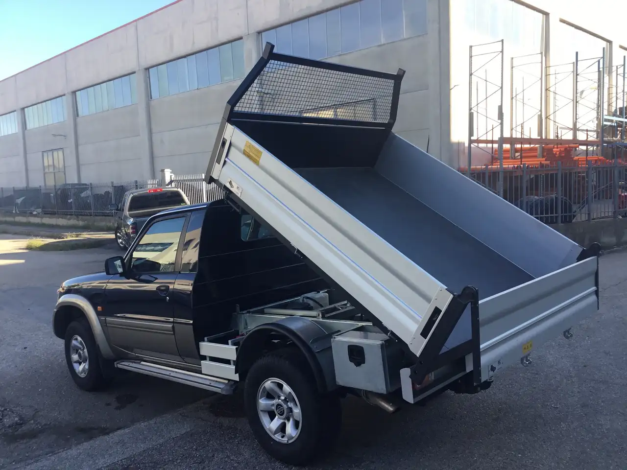 Nissan Patrol Gr pik up cassone ribaltabile, foto 3
