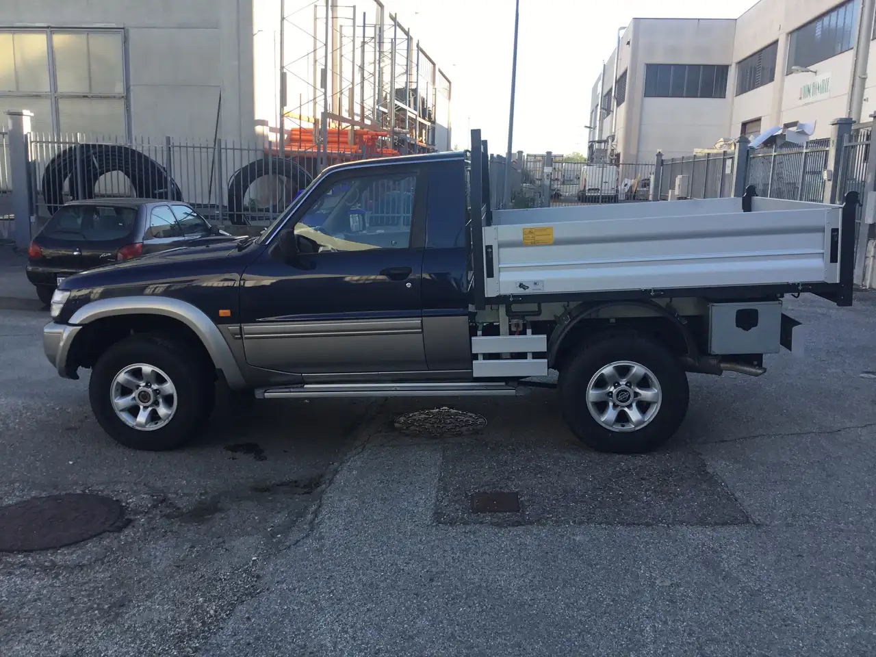 Nissan Patrol Gr pik up cassone ribaltabile, foto 8