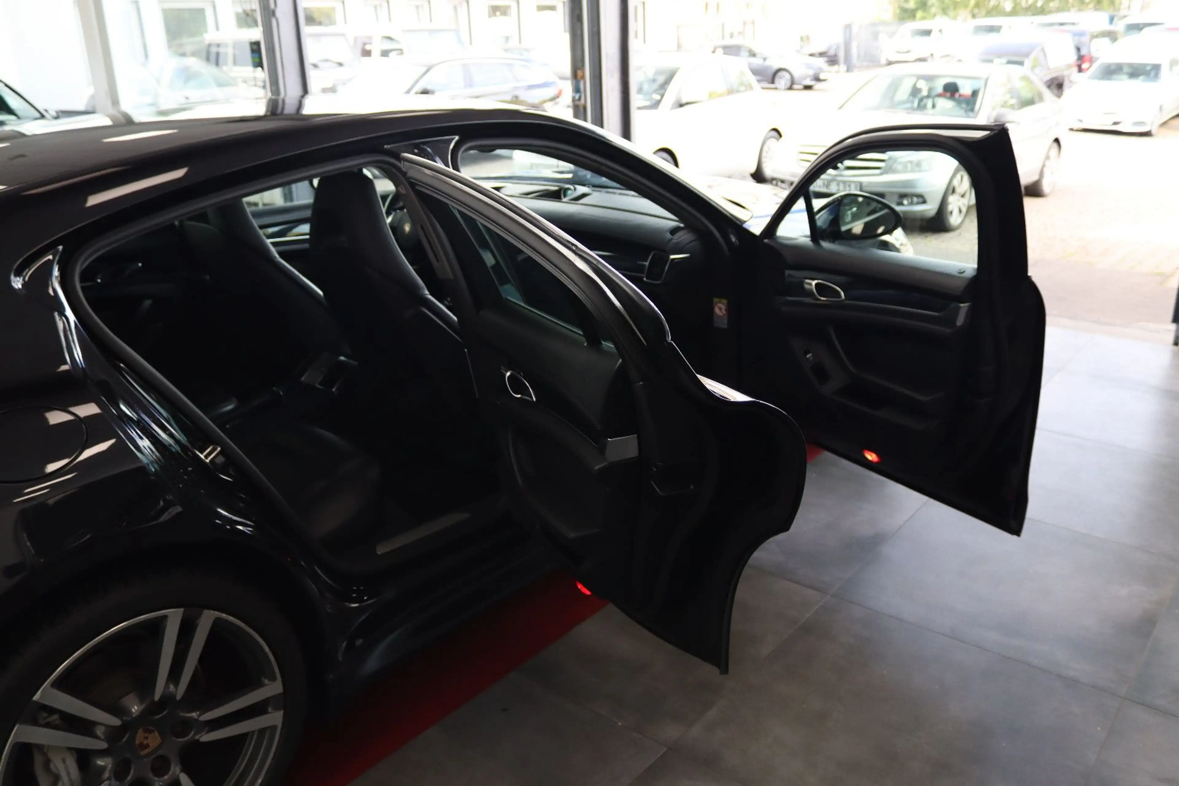 Porsche Panamera S * LEDER / NAVI / SCHIEBEDACH * — photo 8
