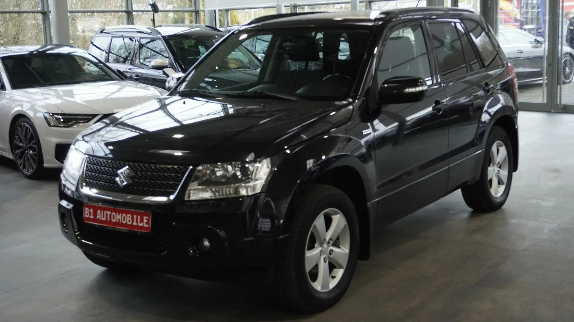 Suzuki Grand Vitara 1.9 DDIS X 30*ACC*NAVI* Zwart - 1