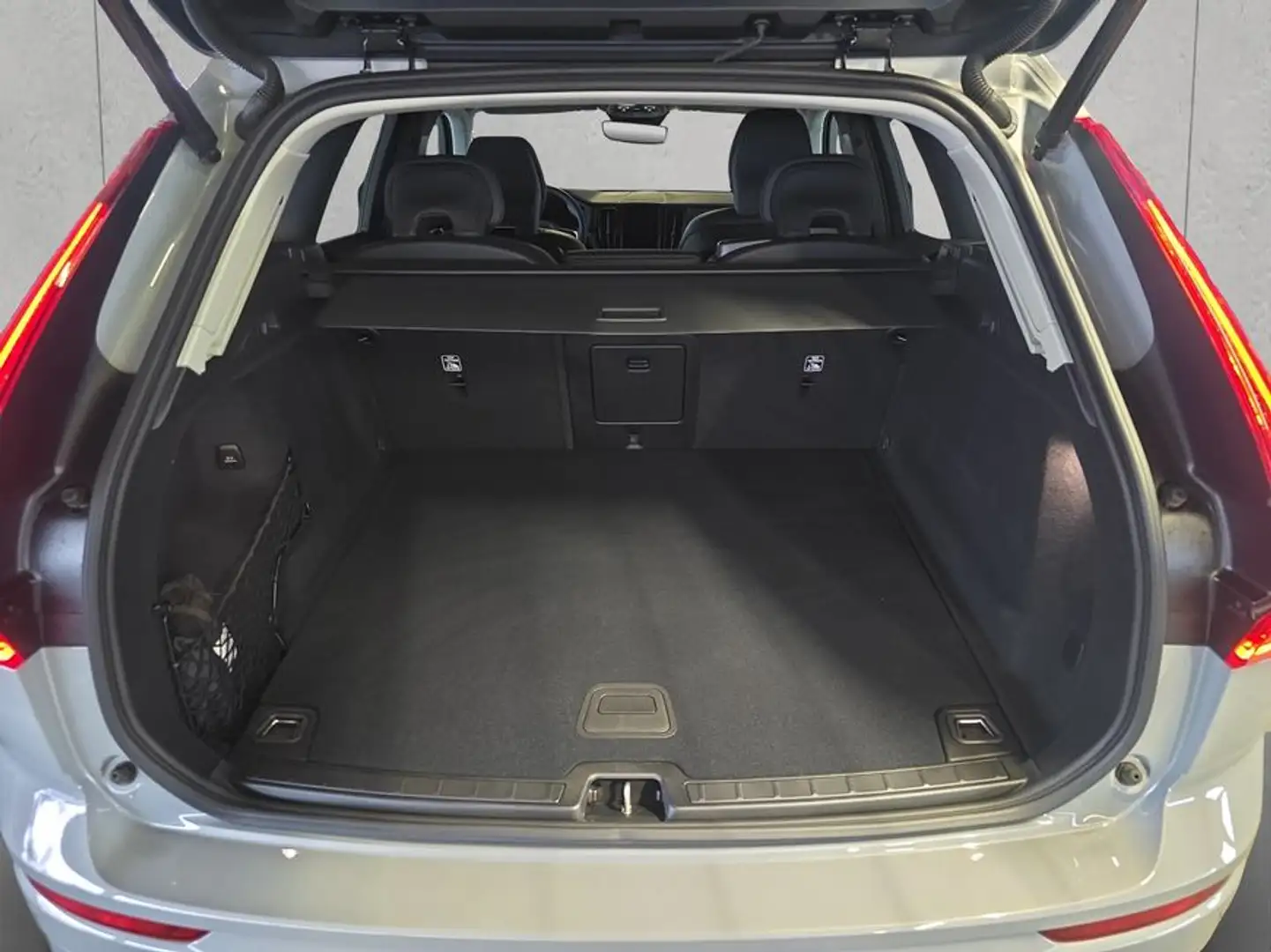 Volvo XC60 XC60 B5 B AWD Core Grau - 2