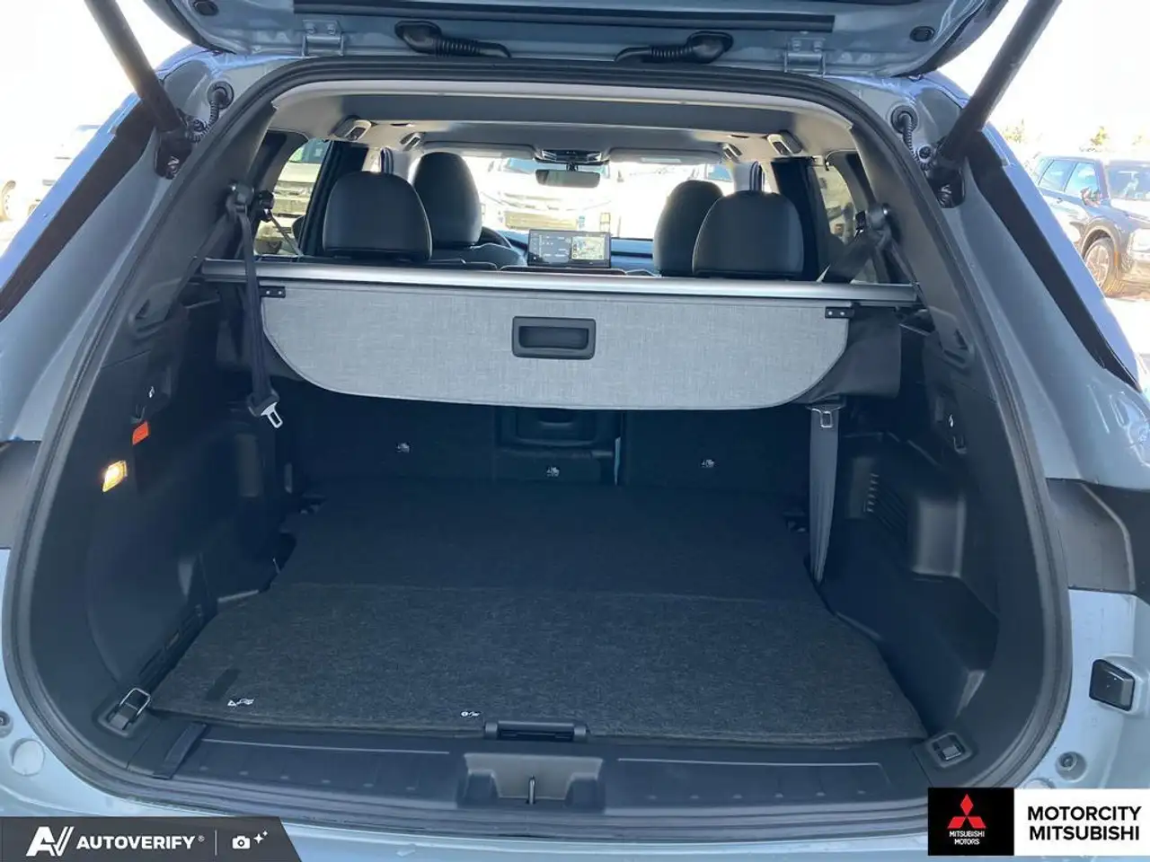 Mitsubishi Outlander снимка Mitsubishi Outlander