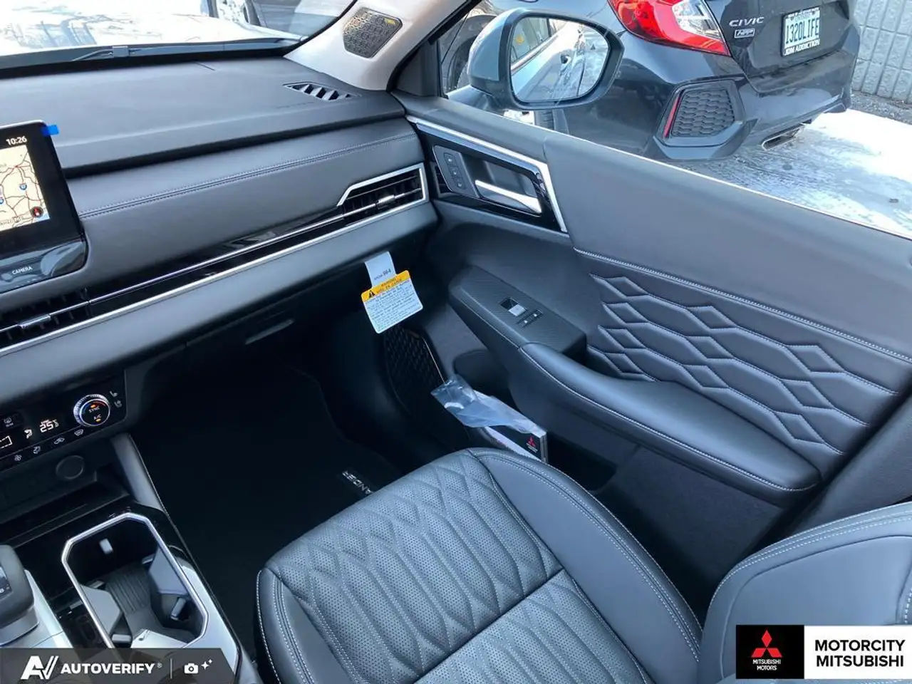 Mitsubishi Outlander снимка Mitsubishi Outlander