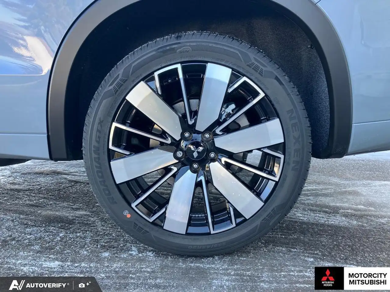 Mitsubishi Outlander снимка Mitsubishi Outlander