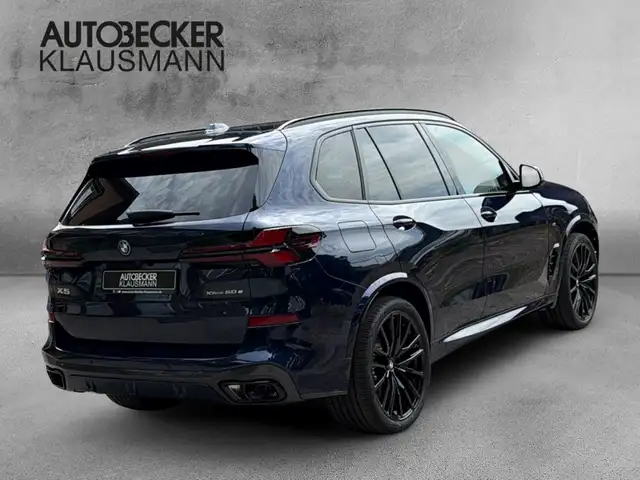 BMW X5 view 2