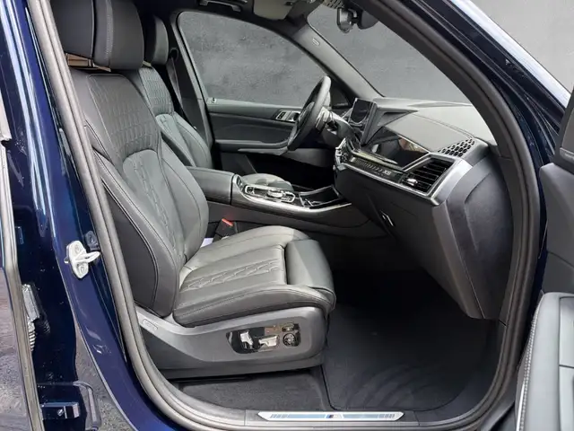 BMW X5 view 11