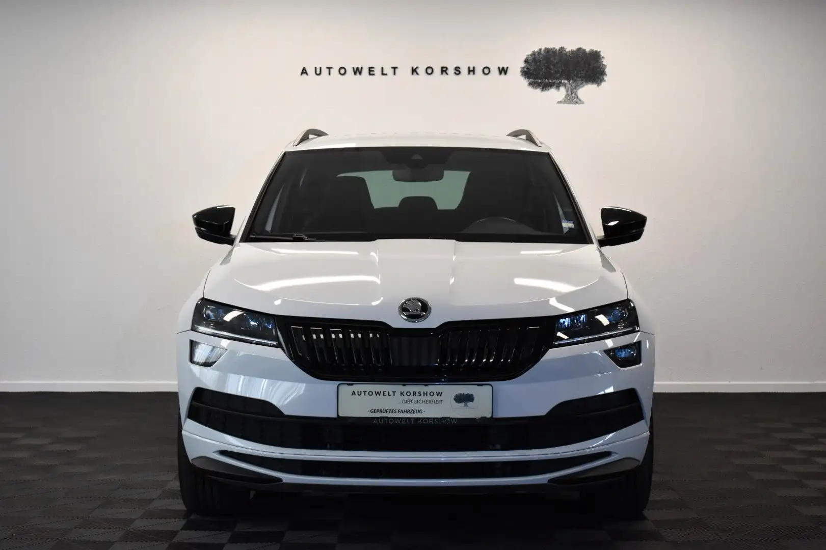Skoda Karoq Sportline 4x4 *KAMERA*KEYLESS*VIRTUAL*AHK Weiß - 2
