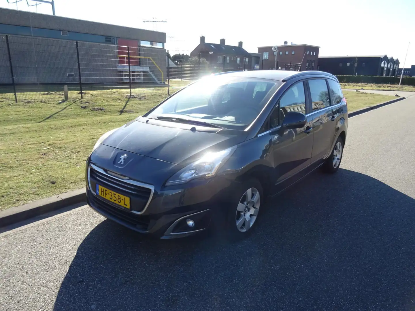 Peugeot 5008 1.2 PureTech Style 5p. Albastru - 1