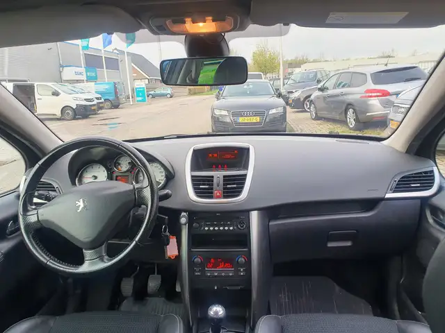 Peugeot 207 SW view 6