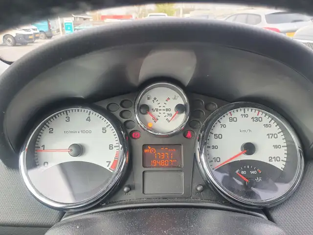 Peugeot 207 SW view 9
