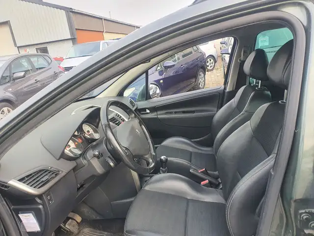 Peugeot 207 SW view 5