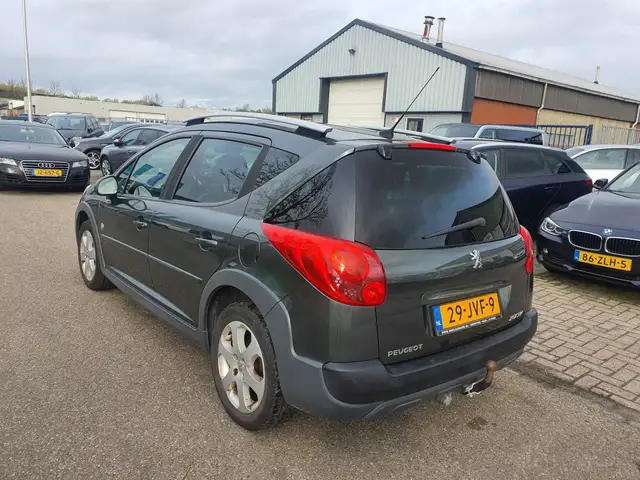 Peugeot 207 SW view 4