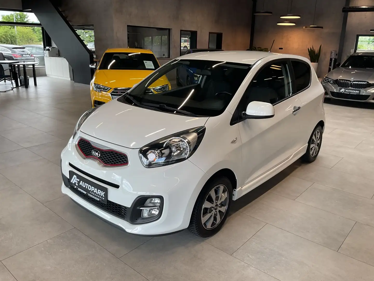 Kia Picanto 1.2 Dream Team Klima Sitzh. Bluetooth Weiß - 1