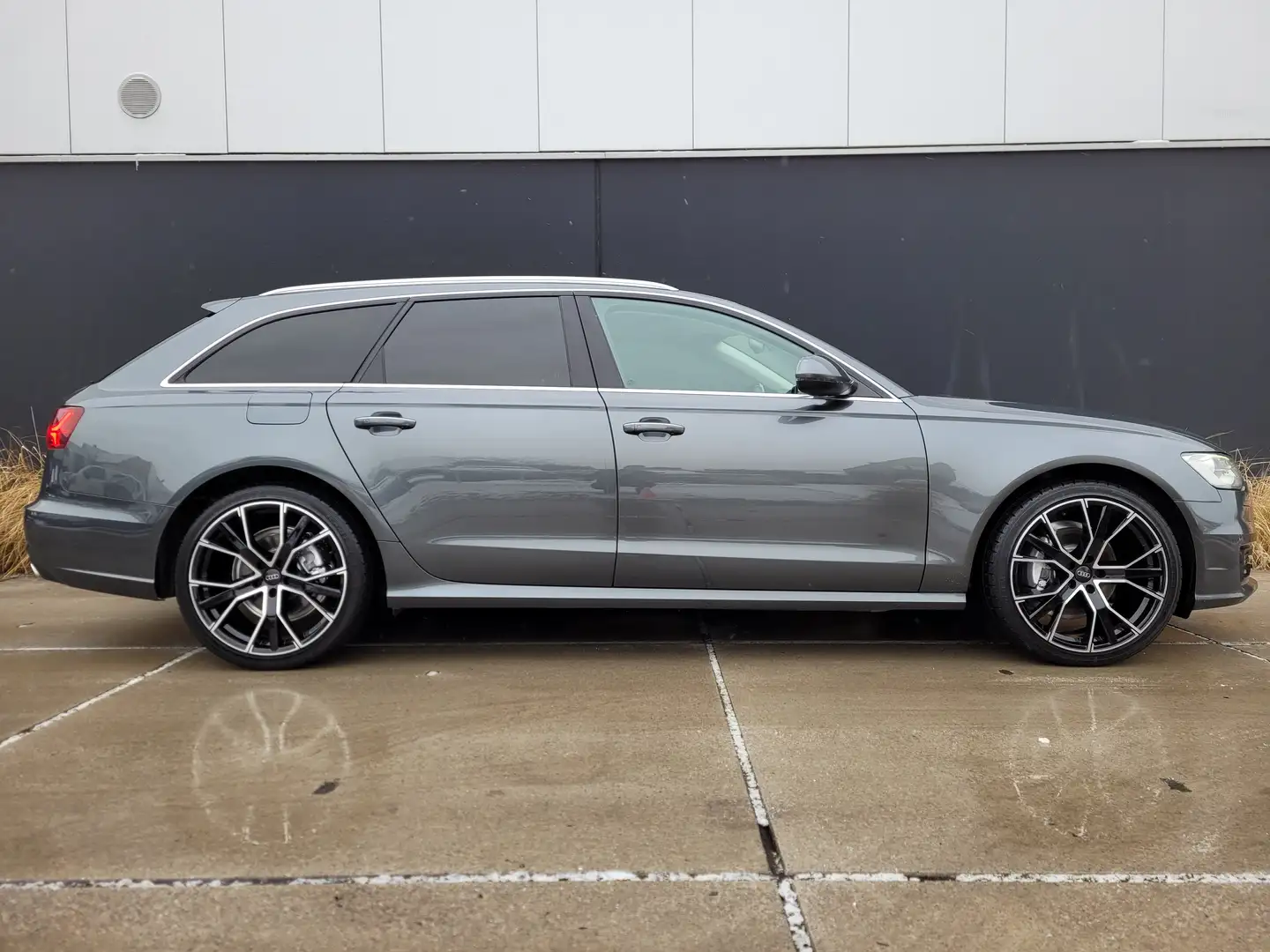Audi A6 Avant 2.0 TDI ultra *LEDER*NAVI*TREKHAAK*CAMERA* Gris - 2