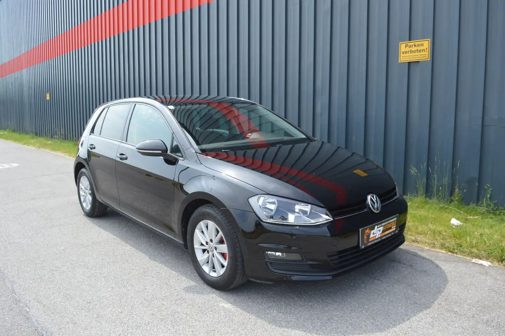 Volkswagen Golf 1,6 TDI **2.Besitz**Serviceheft**Sitzheizung** Schwarz - 1