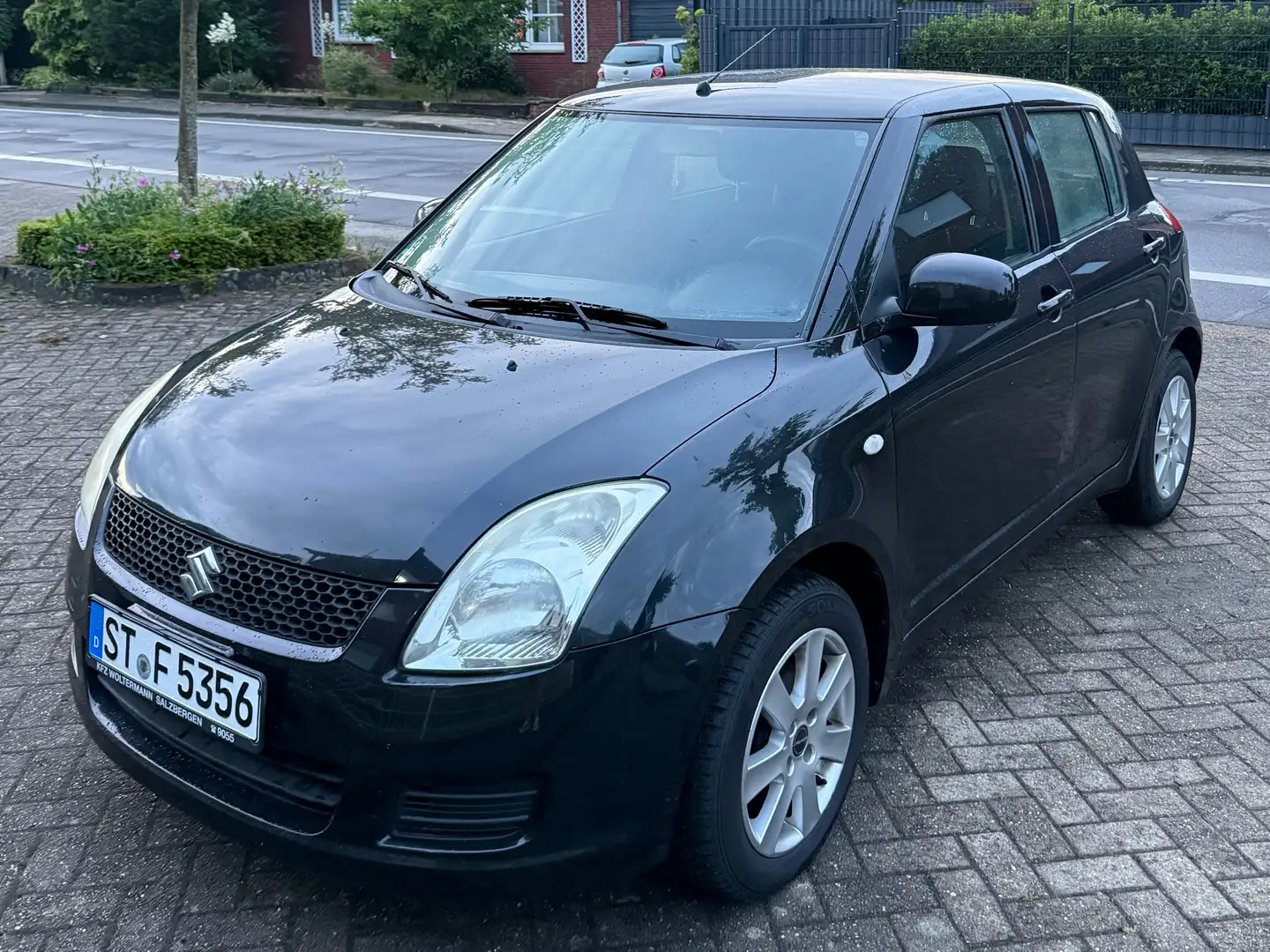 Suzuki Swift Swift 1.3 Club Schwarz - 2