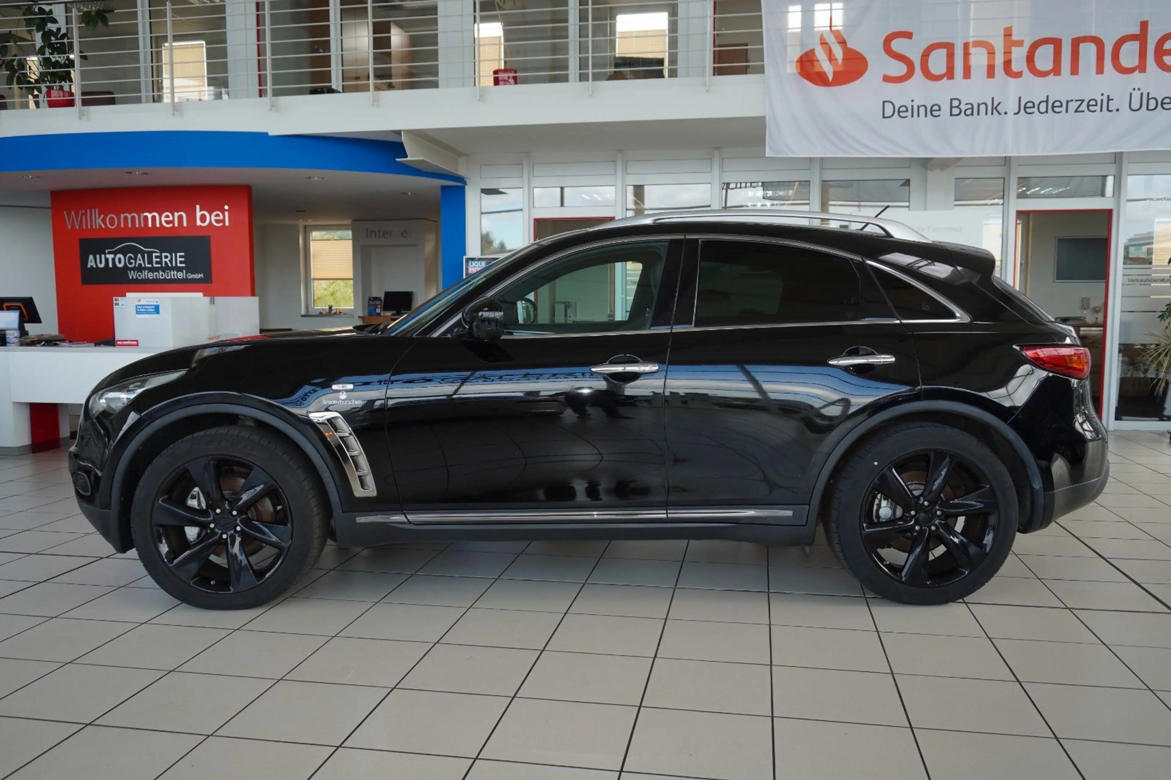 Infiniti FX FX30d GT Pano Kamera Leder BOSE — photo 9