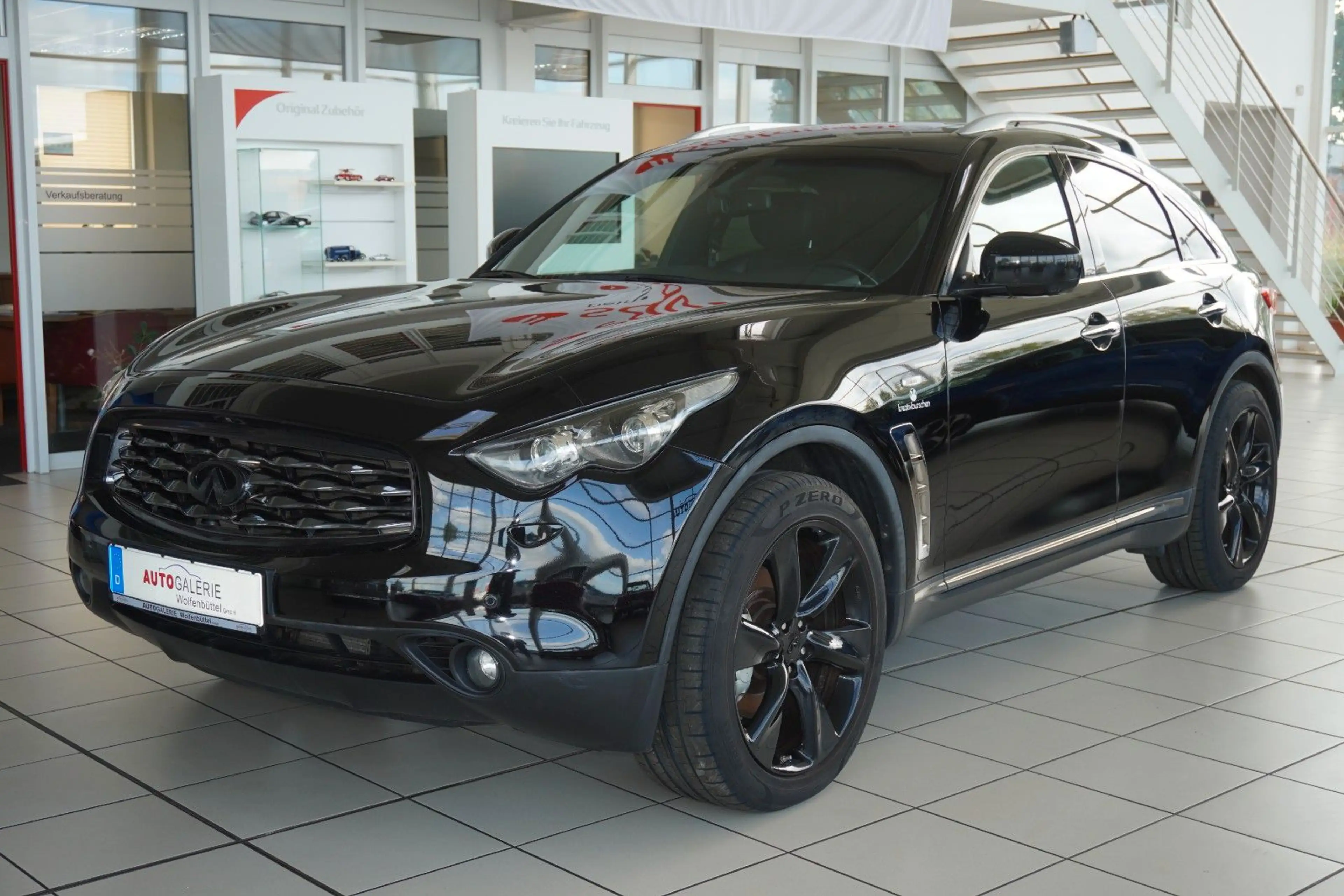 Infiniti FX FX30d GT Pano Kamera Leder BOSE — photo 2