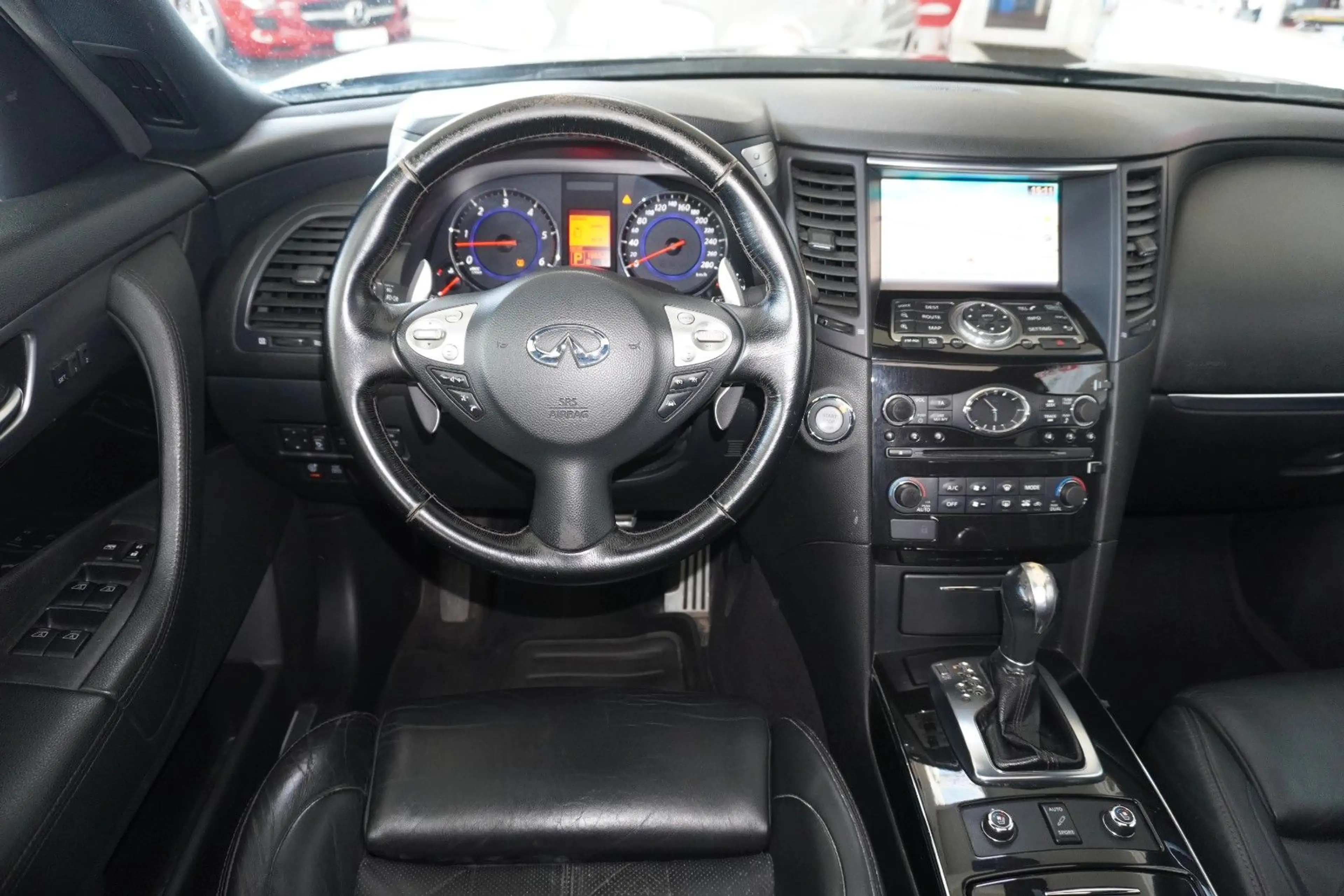 Infiniti FX FX30d GT Pano Kamera Leder BOSE — photo 15