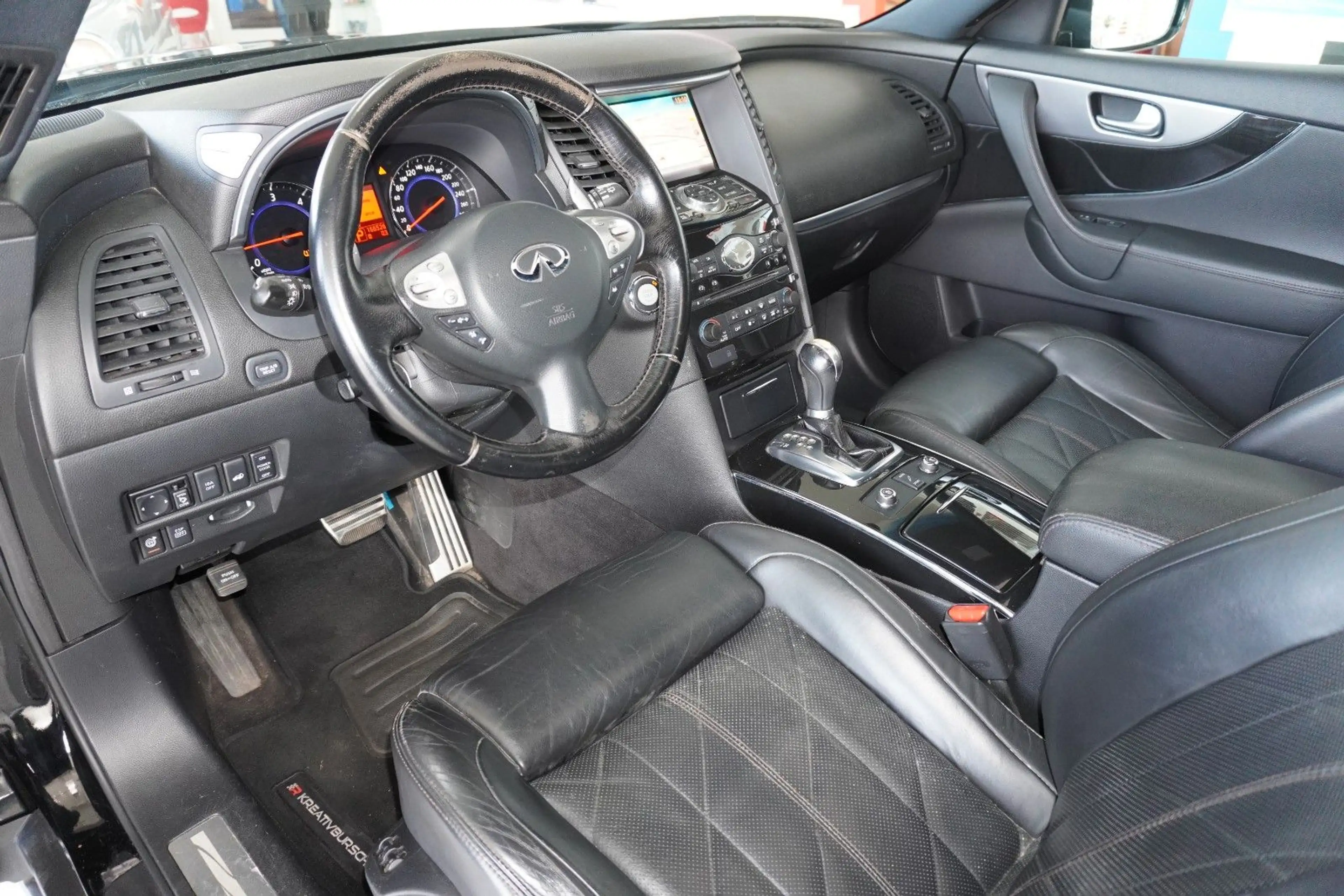 Infiniti FX FX30d GT Pano Kamera Leder BOSE — photo 14