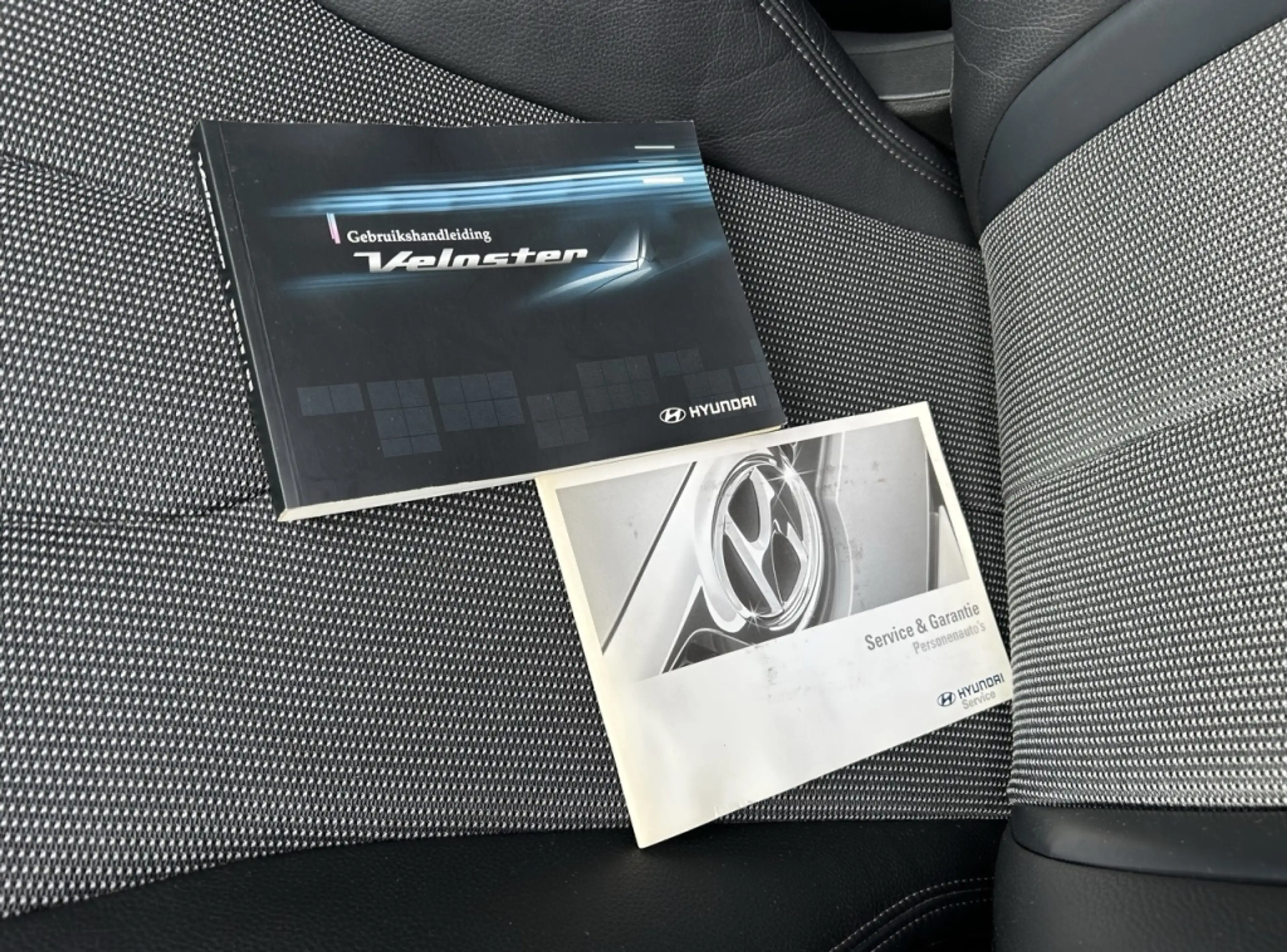 Hyundai VELOSTER 1.6 GDI 140pk i-Vision — photo 9