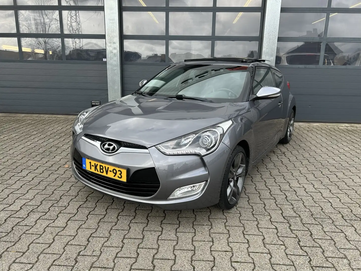 Hyundai VELOSTER 1.6 GDI 140pk i-Vision Grau - 1