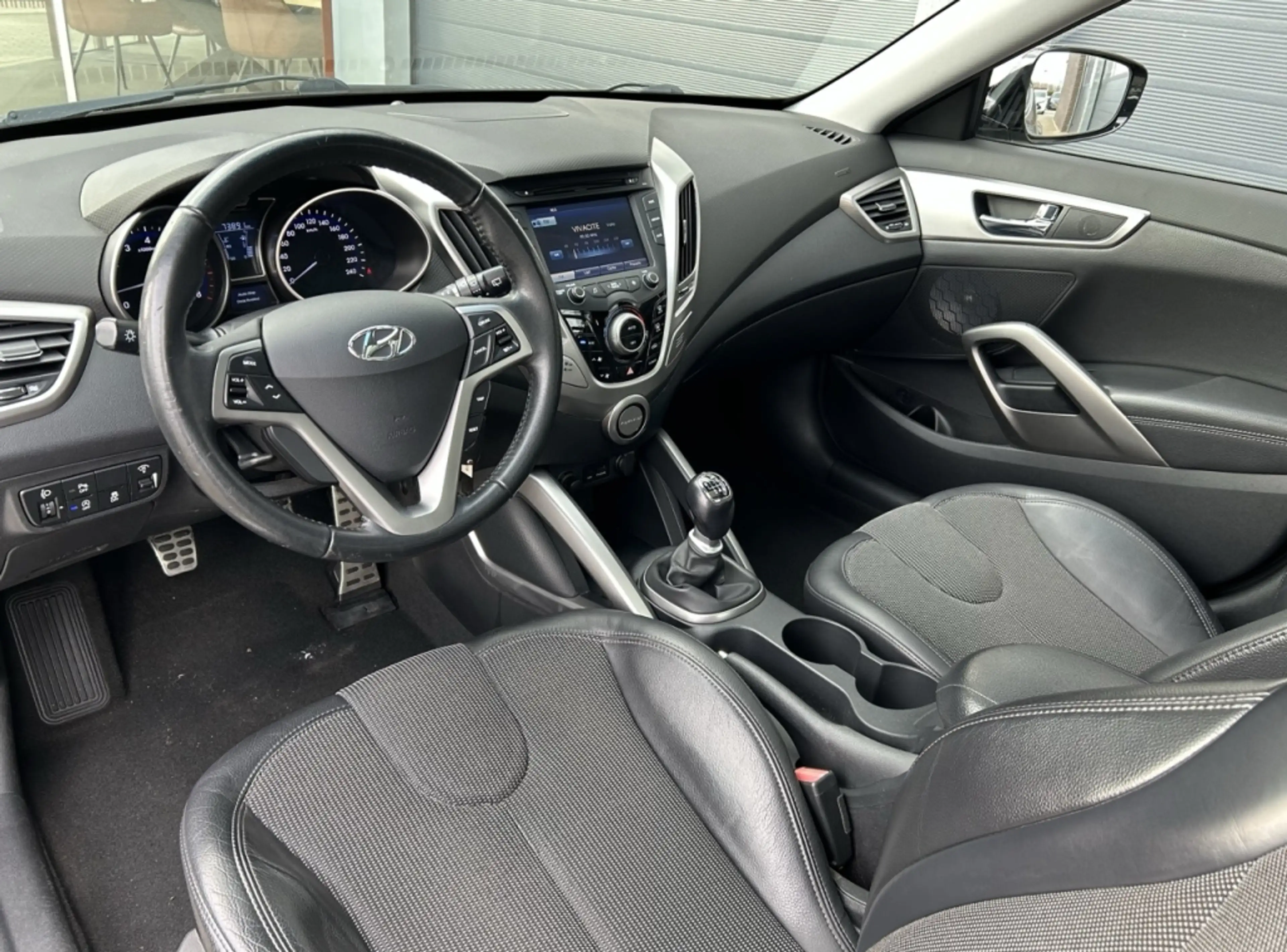 Hyundai VELOSTER 1.6 GDI 140pk i-Vision — photo 5