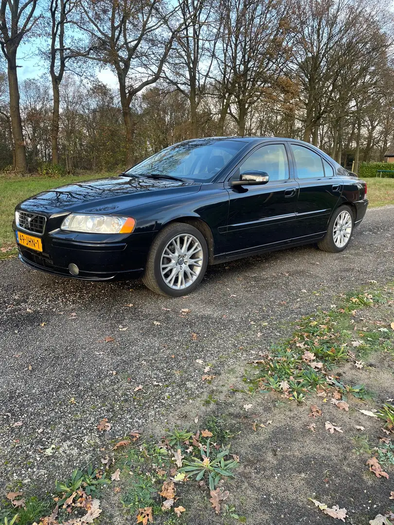 Volvo S60 2.4 Drivers Edition crna - 1
