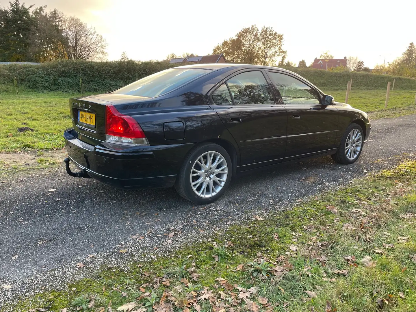 Volvo S60 2.4 Drivers Edition crna - 2