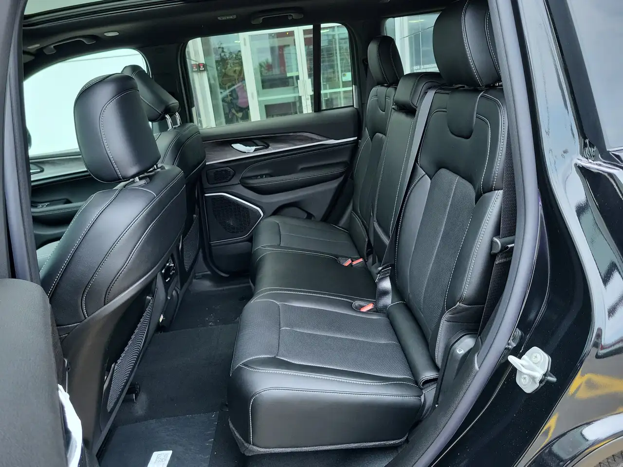 Jeep Grand Cherokee photo Jeep Grand Cherokee