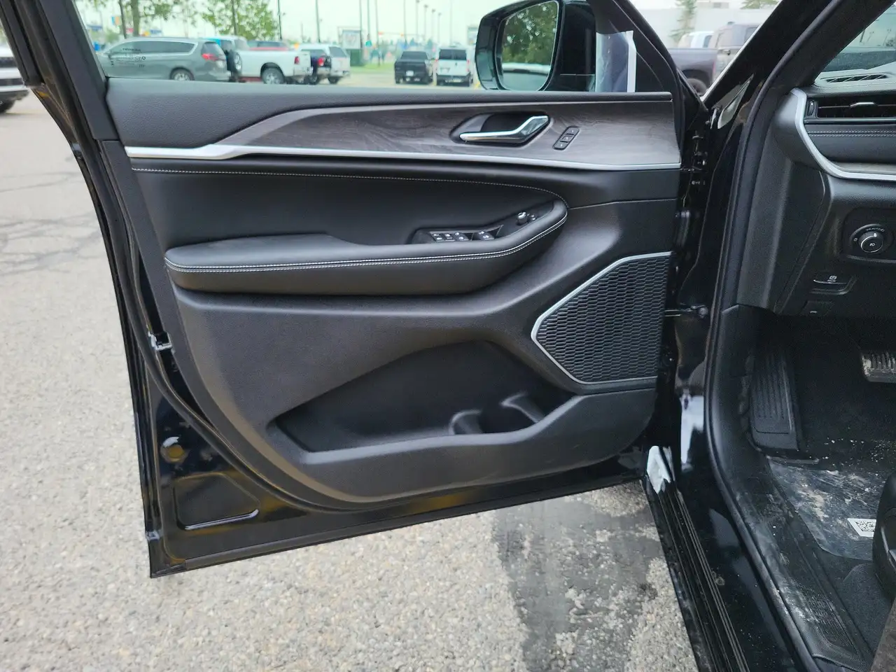 Jeep Grand Cherokee photo Jeep Grand Cherokee