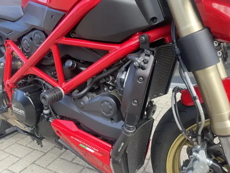 Ducati Streetfighter - foto 6