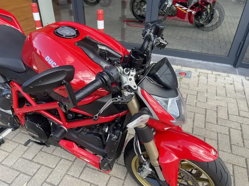 Ducati Streetfighter - foto 4