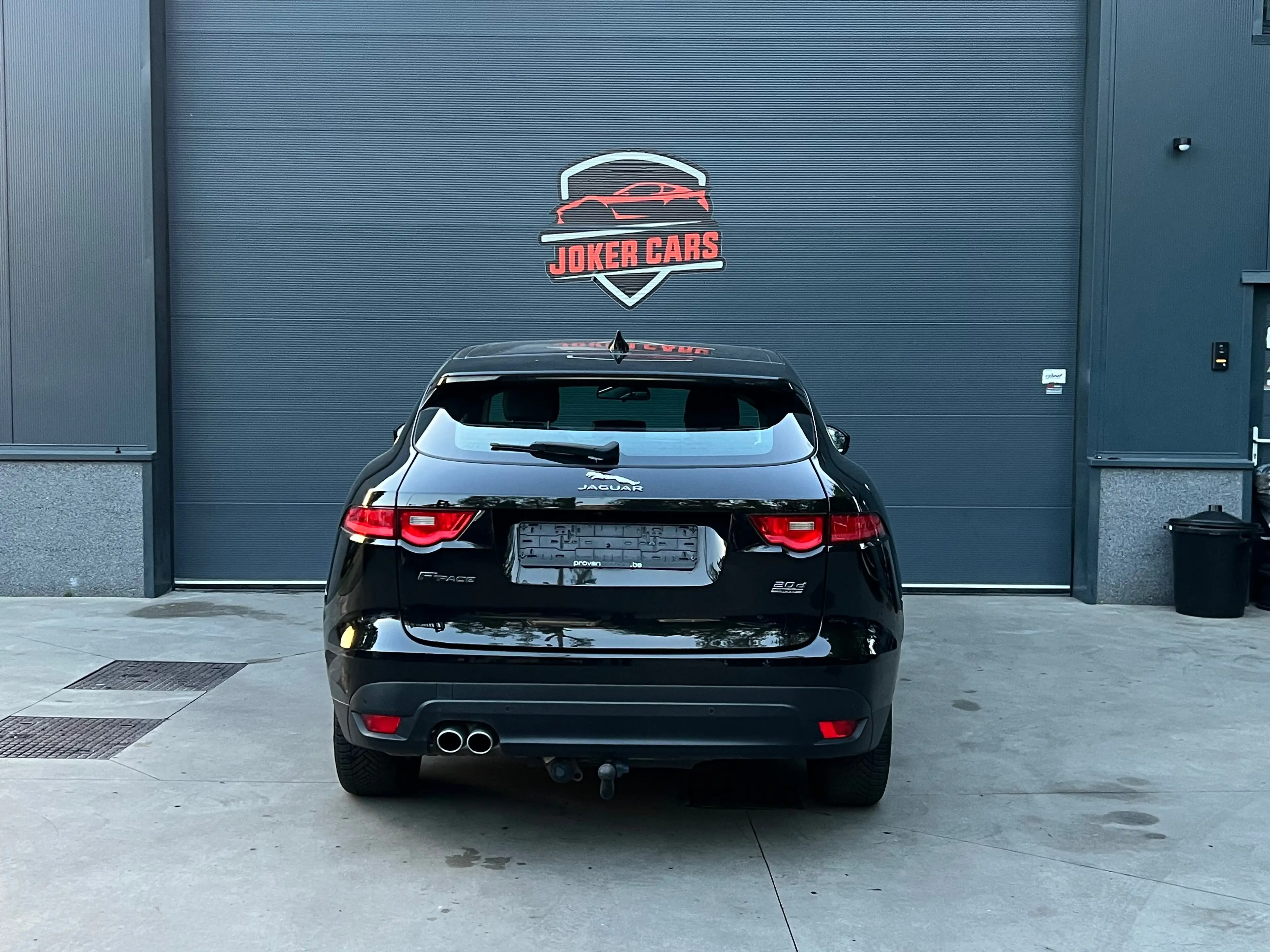 Jaguar F-Pace 2.0 D R-Sport Automatique EUR6B — photo 4