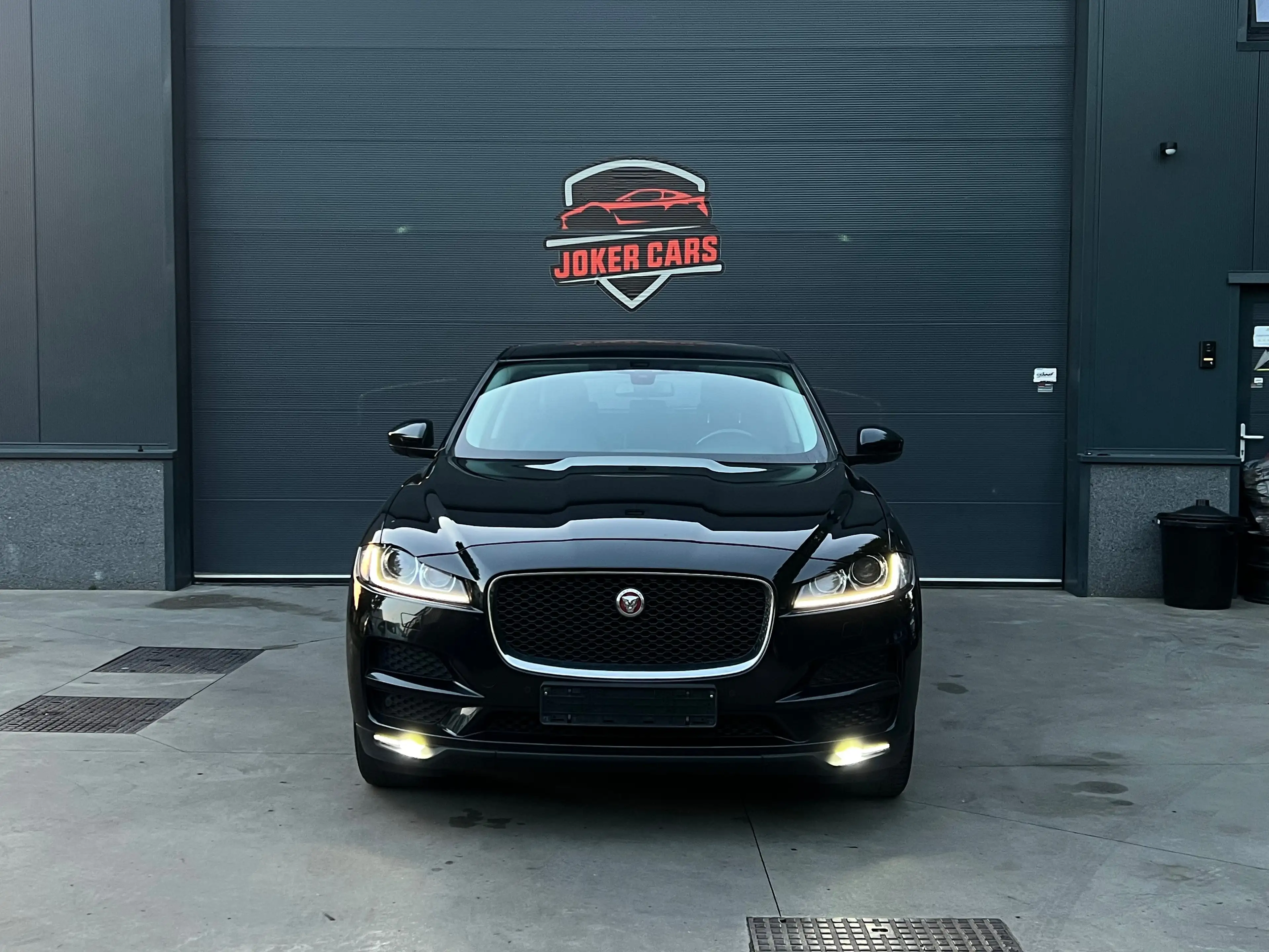 Jaguar F-Pace 2.0 D R-Sport Automatique EUR6B
