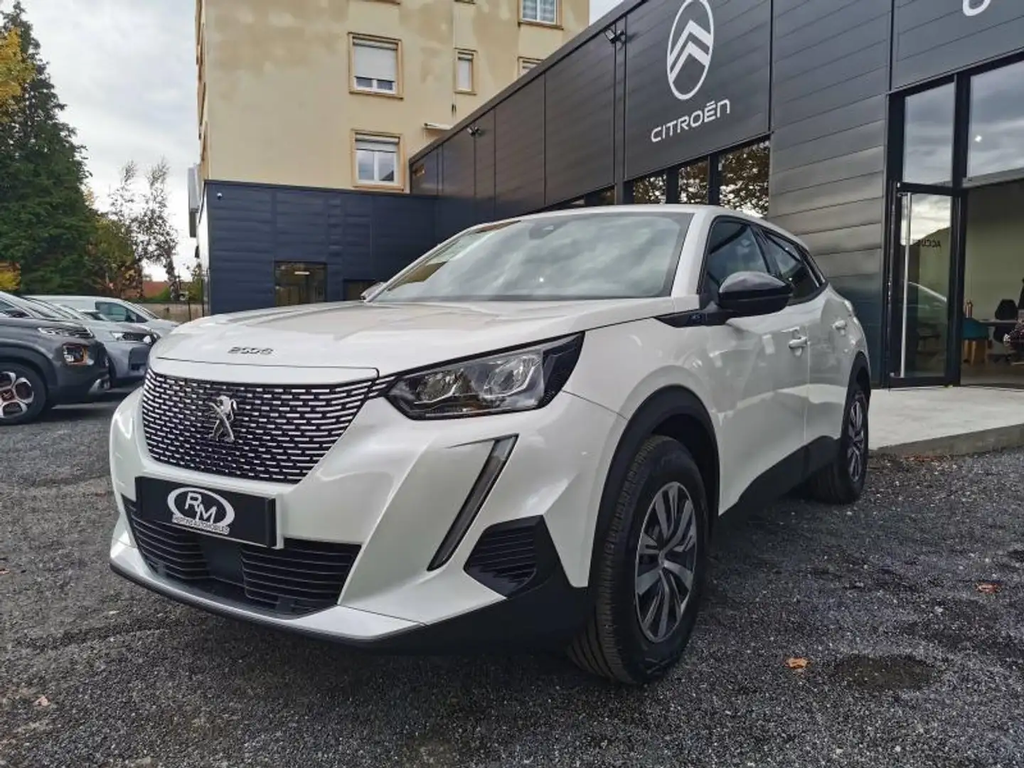 Peugeot e-2008 e-2008 136ch Active Pack Weiß - 1