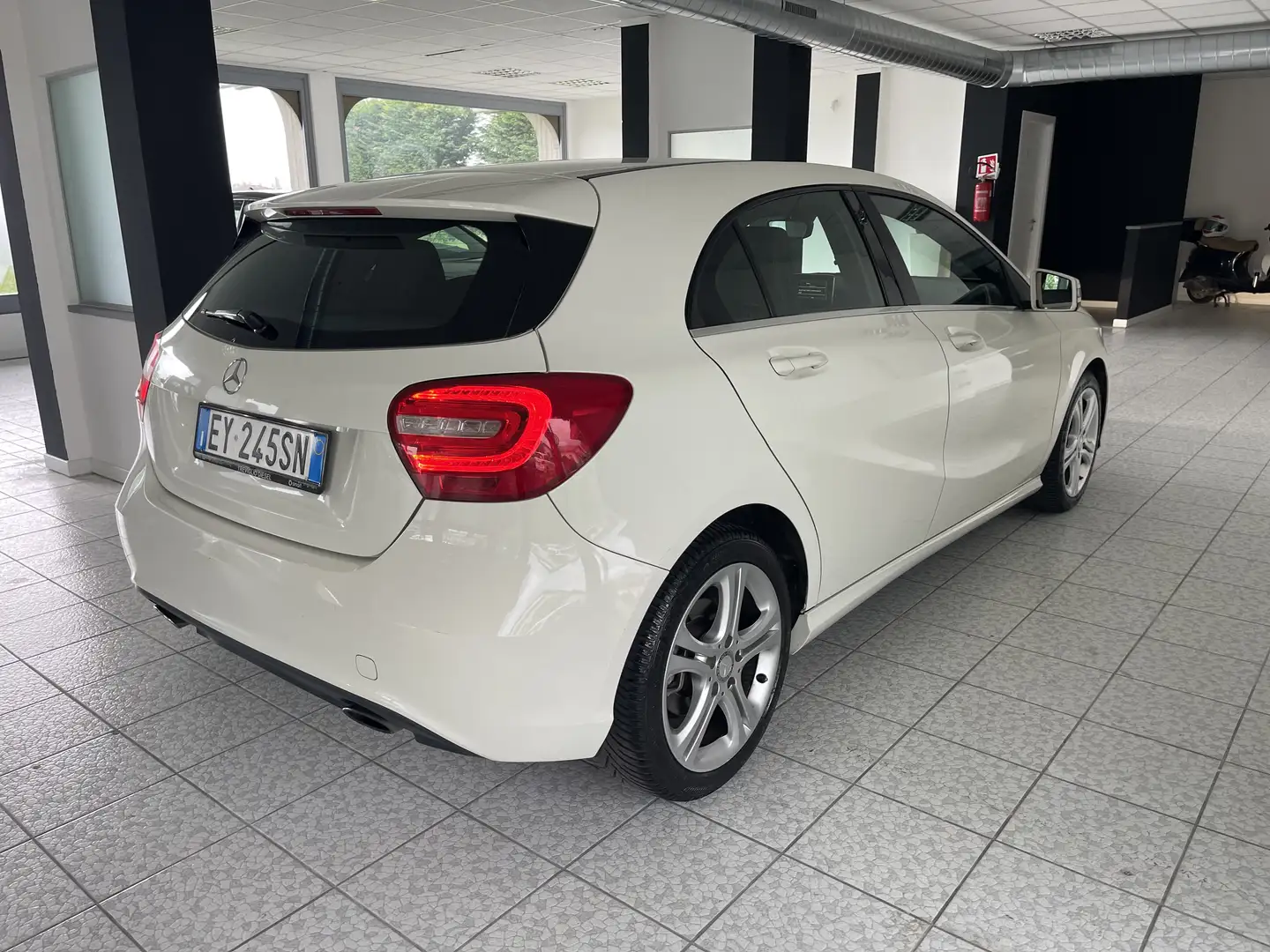 Mercedes-Benz 180 180 Benzina Sport Bianco - 2