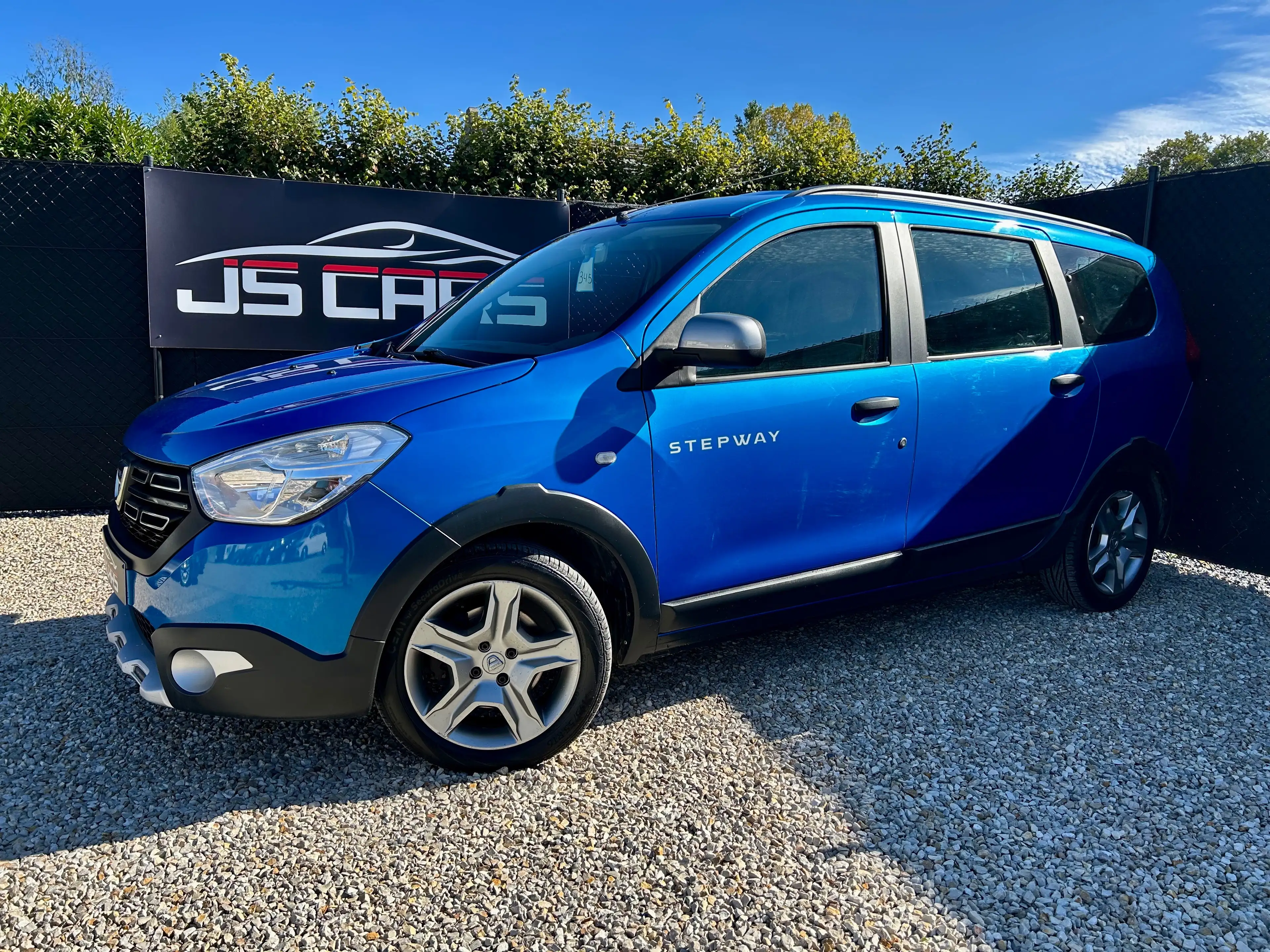 Dacia Lodgy Stepway 1.2i Urban Explorer 7places*1er PROP*0492/249614* — photo 2