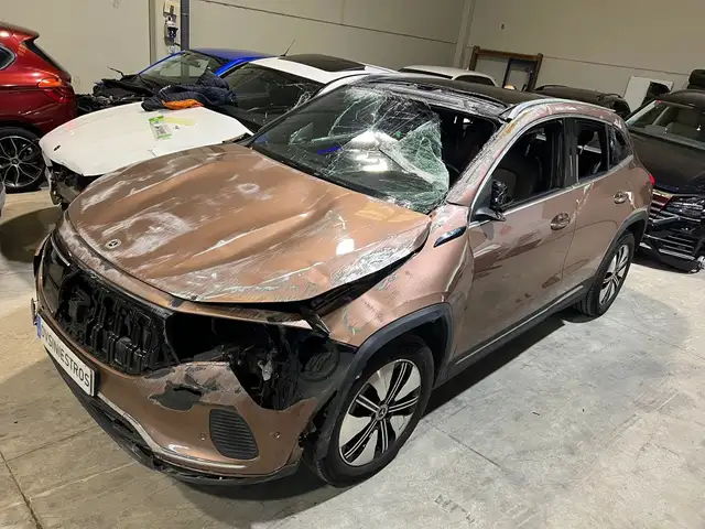 Mercedes-Benz EQA Todoterreno Automático de 5 Puertas