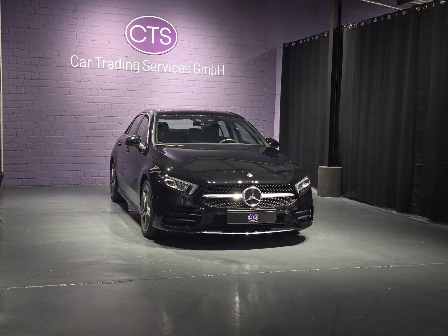 Mercedes-Benz A 220 Lim. 4Matic /AMG Line /19360 KM Noir - 2