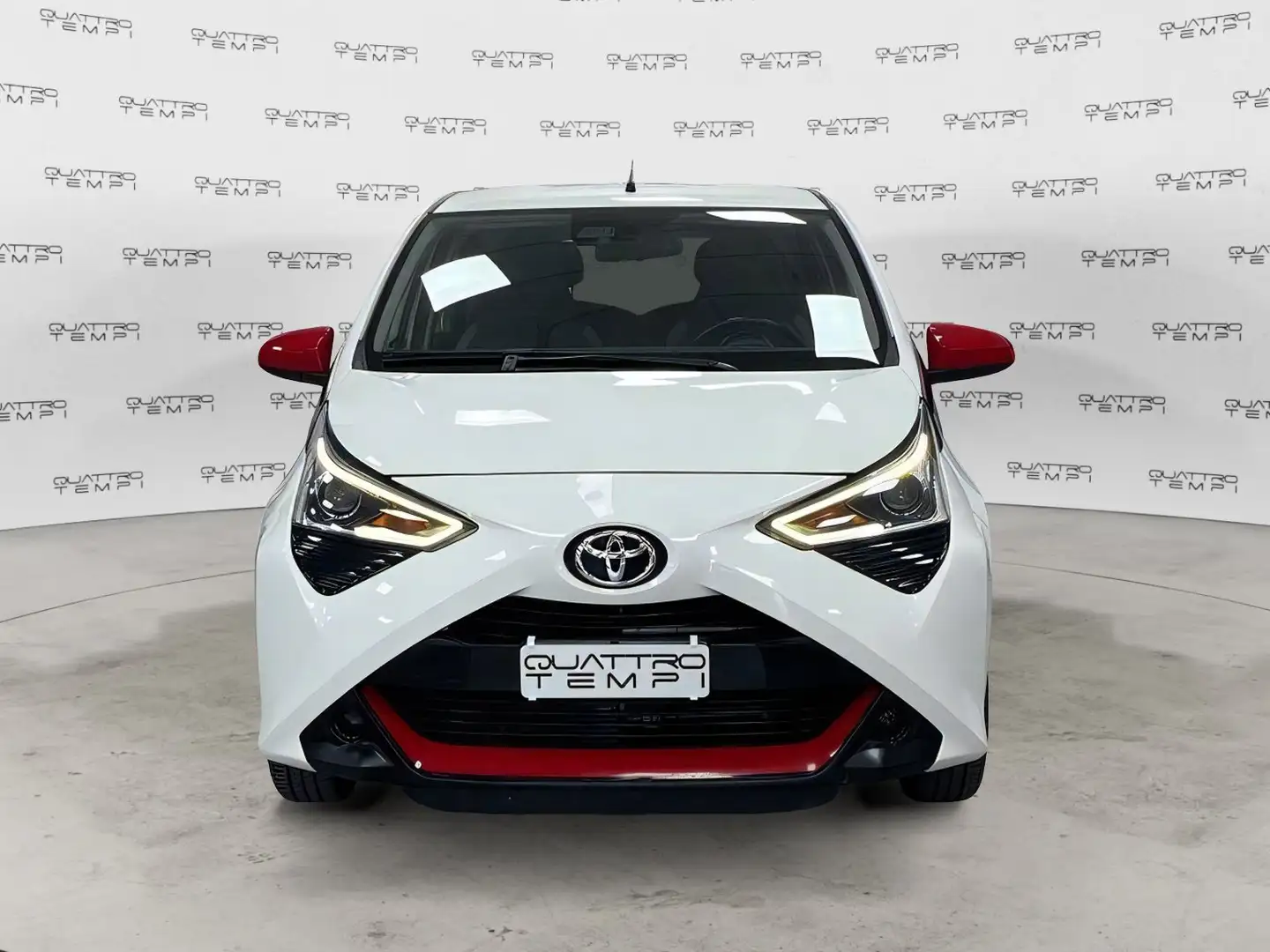 Toyota Aygo Aygo Connect 1.0 VVT-i 72 CV 5 porte x-play Bianco - 2